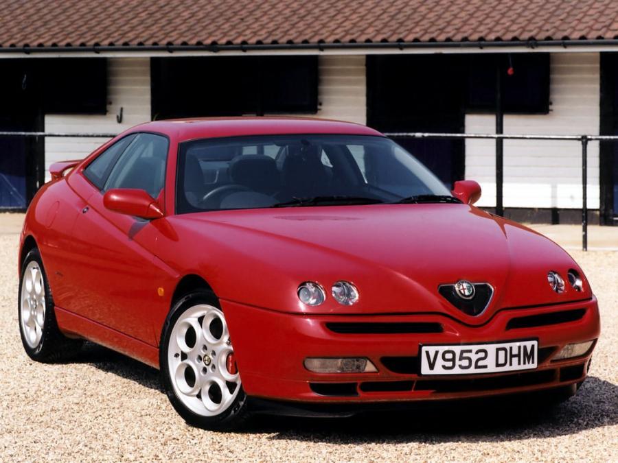  Alfa Romeo GTV (916C) 1998 года  (UK) (фото 2 из 10)